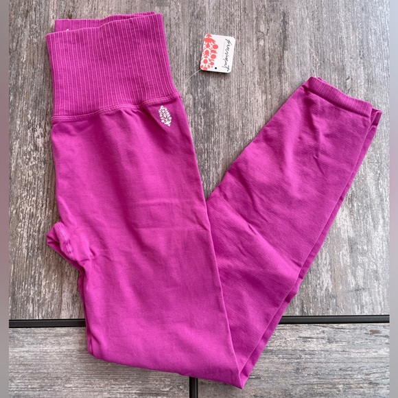 Free People Movement karma leggings hot pink size Medium Large M/L NWT - Picture 11 of 16